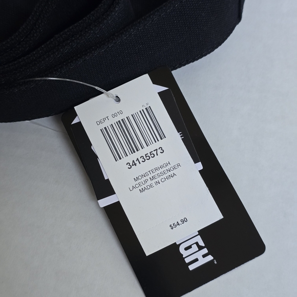 Monster High Draculaura Lace Up Messenger Bag - Picture 5 of 10